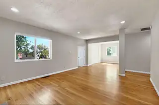 4724 CREST Avenue SE 