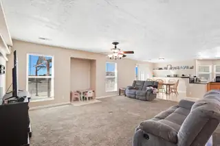 4516 QUARTZ Drive NE 