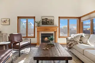 8509 ALAMEDA Boulevard NE Living Room