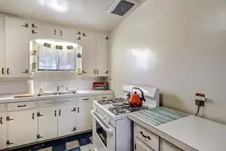 2930 JEFFERSON Street NE 