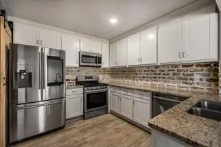 9736 WESTBOUND Avenue SW Kitchen