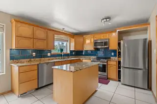 609 MARK Drive NE Kitchen