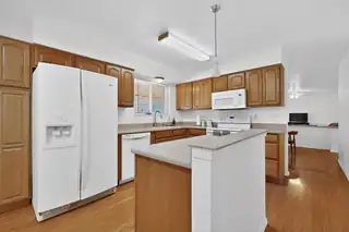 216 SPRING Drive SE Kitchen