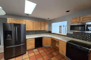 304 GREENSPOINT Lane Kitchen