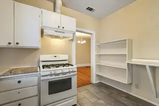 1311 EDITH Boulevard SE Living Room