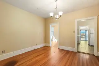 1311 EDITH Boulevard SE Living Room