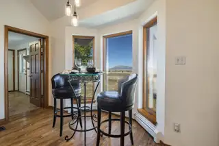 17 PRAIRIEWIND Trail Dining Room