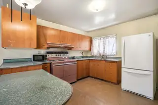 3536 COLORADO Street NE Kitchen