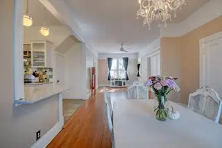420 EDITH Boulevard SE Dining Room