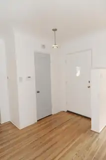 611 CARLISLE Boulevard SE Living Room