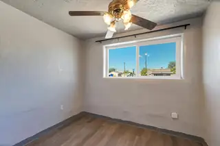 1924 EDITH Boulevard SE Kitchen