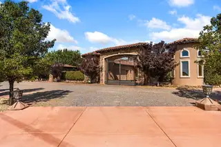 8801 GLENDALE Avenue NE 