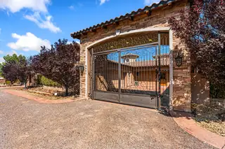 8801 GLENDALE Avenue NE 