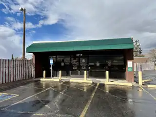 6717 LOMAS Boulevard NE 