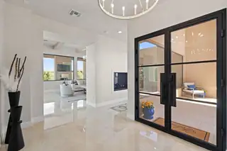 9 Tamarisk Trail Exterior Front