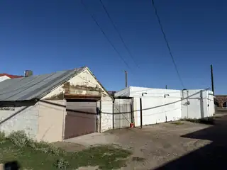 835 W CASTILLO Avenue 