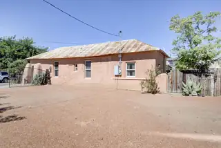 1913 LOMAS Boulevard NW 