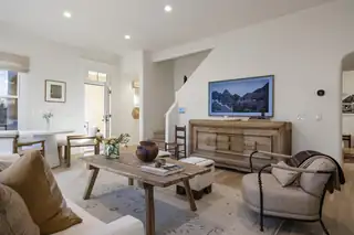 629 E Palace Avenue 1 Kitchen