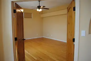 10401 OAKLAND Avenue NE Bedroom