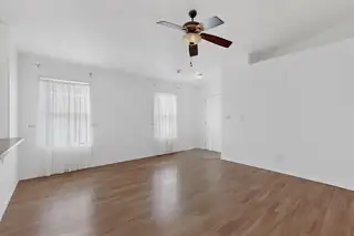 134 OAKWOOD Court SW Living Room