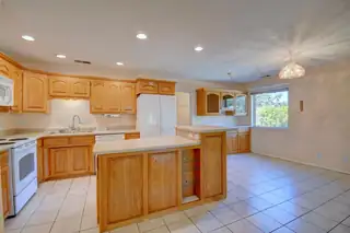 1855 MURRAY Loop Kitchen