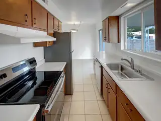 11632 COPPER Avenue NE Kitchen