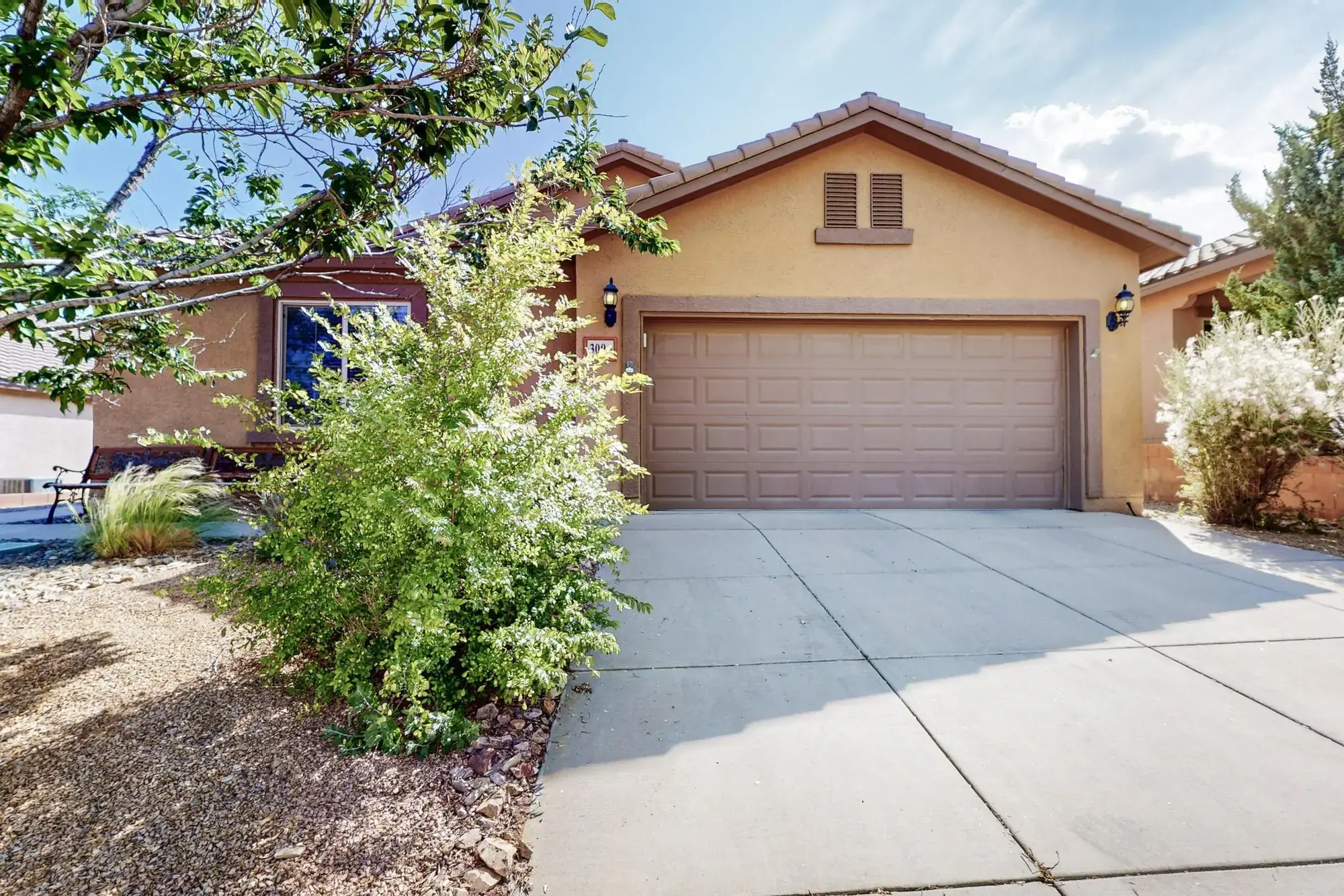 309 VALLE ALTO Drive NE