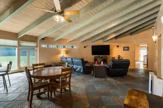 35 NM 503 Living Room