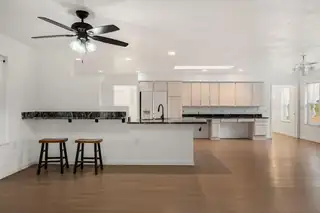 3 HIDEAWAY Lane Kitchen