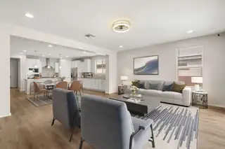 934 Zafiro Road SE Living Room