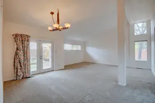 5609 Cambria Road NW Living Room