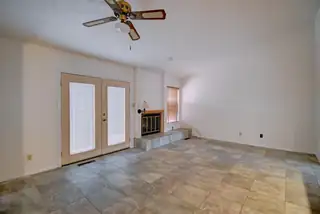 5609 Cambria Road NW Living Room