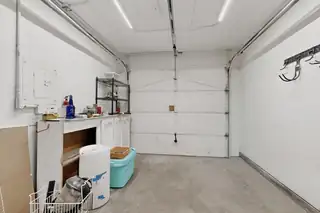 220 Shawnee Court SE Garage