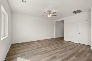 1533 Rawhide Loop NE 