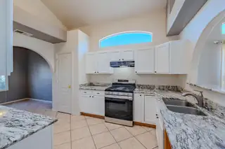 7400 Via Sereno SW Kitchen