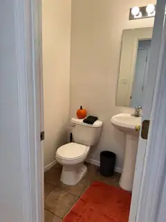 728 Mesa Del Rio Street NW Bathroom