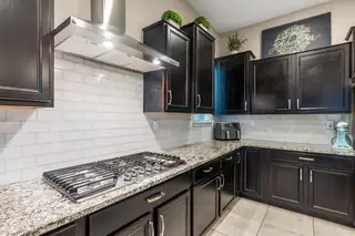 9012 PIEDRA DIBUJO Road NW Kitchen