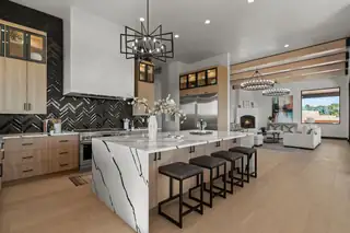 19 Summer Storm Circle Kitchen