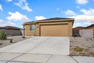 2404 Calle Del Los Claveles 