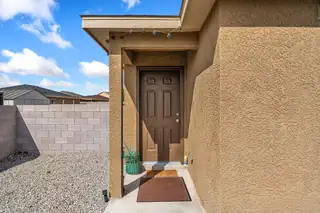 2404 Calle Del Los Claveles 