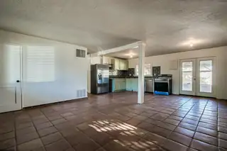 721 Palomas Drive NE Kitchen