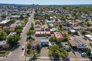 502 Headingly Avenue NW 