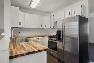 10708 Lexington Avenue NE 