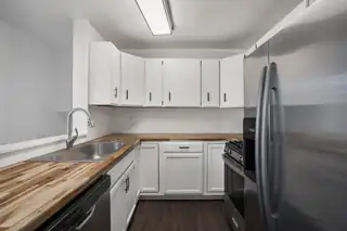 10708 Lexington Avenue NE 