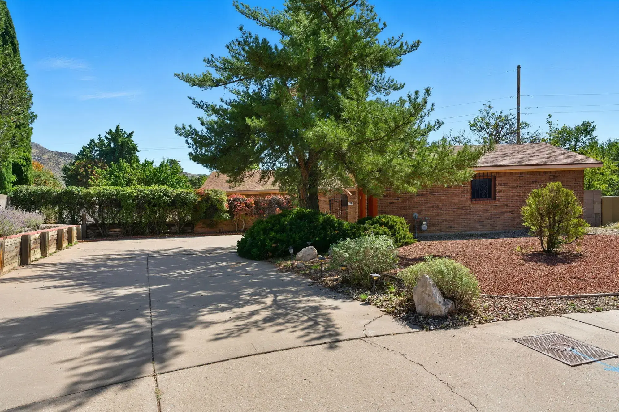 4013 Glen Canyon Court NE