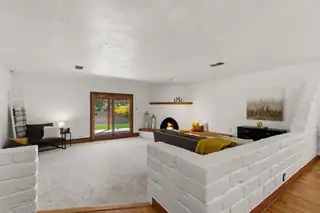 4013 Glen Canyon Court NE Living Room