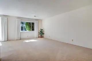 7104 Lantern Road NE Living Room