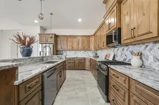 608 Northern Boulevard NE Kitchen