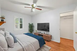 12805 Mountain View Avenue NE Bedroom