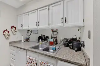 49 Calle San Blas NE Kitchen